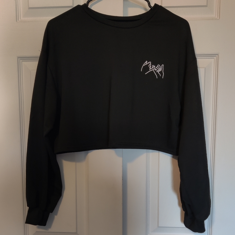 Cropped long sleeve shirt